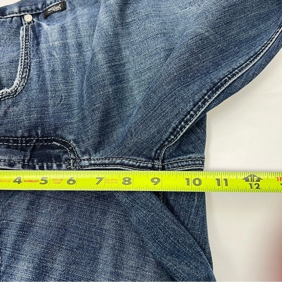 Silver Women’s Blue Jeans Sz 26 (1/2) Boyfriend Medium Wash Distressed Pockets - Picture 10 of 13